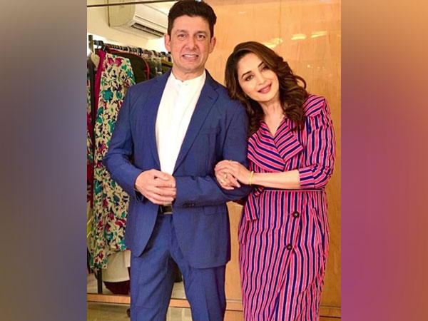 Madhuri Dixit, Shriram Nene complete 23 years of togetherness