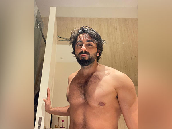 Ayushmann Khurrana shares shirtless picture