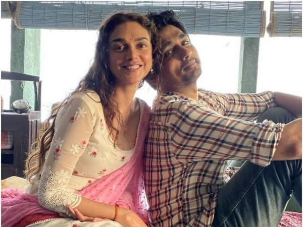 Siddharth wishes Aditi Rao Hydari on her birthday, shares romantic picture