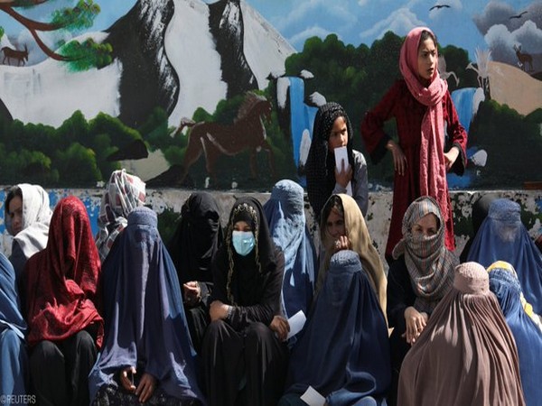 Afghan women stage protests in Kabul