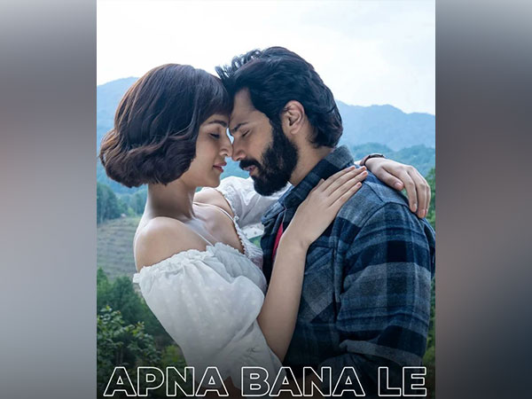 Varun Dhawan, Kriti Sanon unveil ‘Apna Bana Le’ audio from ‘Bhediya’