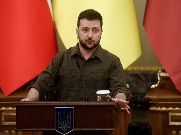 Ukraine’s Zelenskyy visits newly-retaken Kherson city after Russian retreat