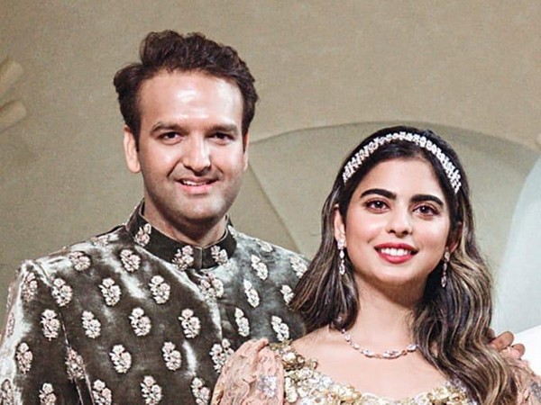 Isha Ambani, Anand Piramal blessed with twins