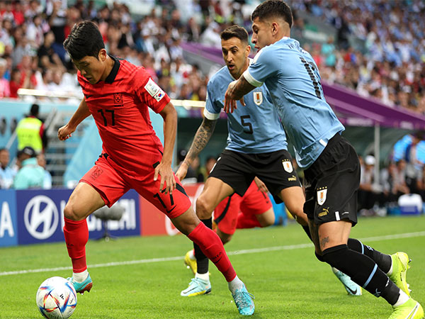 First half sees South Korea at par with Uruguay at 0-0