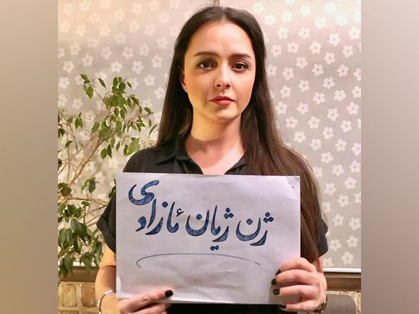 Iran arrests prominent actress Taraneh for supporting anti-hijab protests