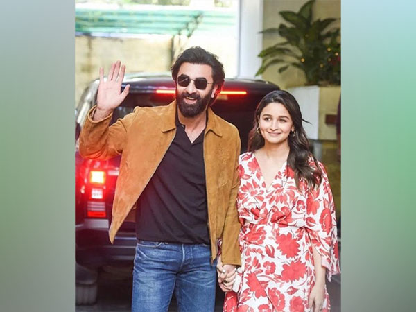 Alia can’t stop smiling as Ranbir kisses her