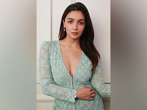 Alia Bhatt sizzles in green sharara