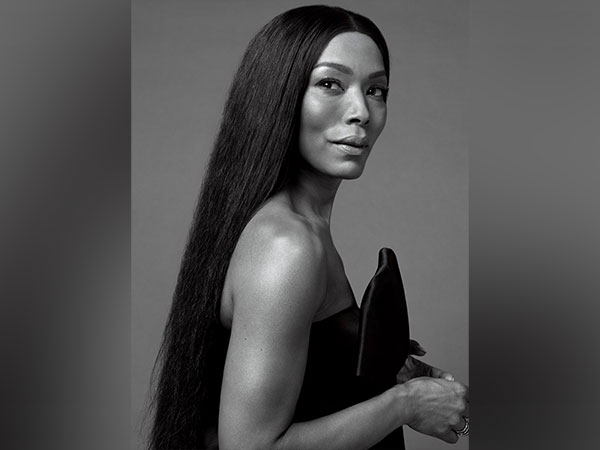 Golden Globe: Angela pays tribute to Chadwick Boseman