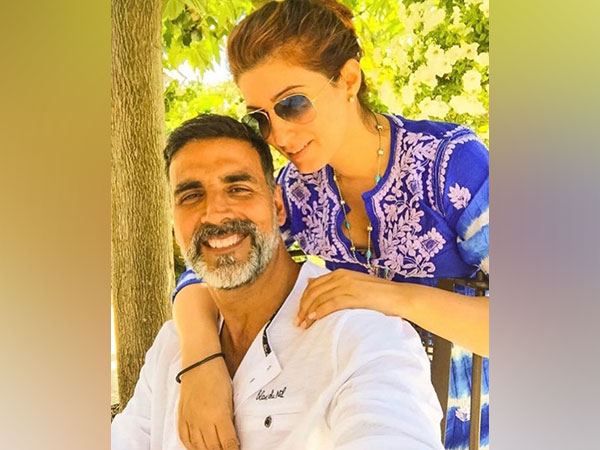 Akshay wishes Twinkle on their 22nd anniversary