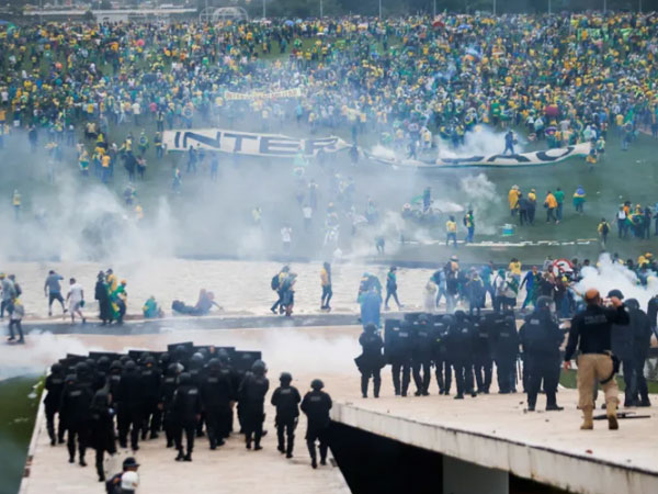 Brazil’s President Lula sacks 40 guards for presidential residence riots