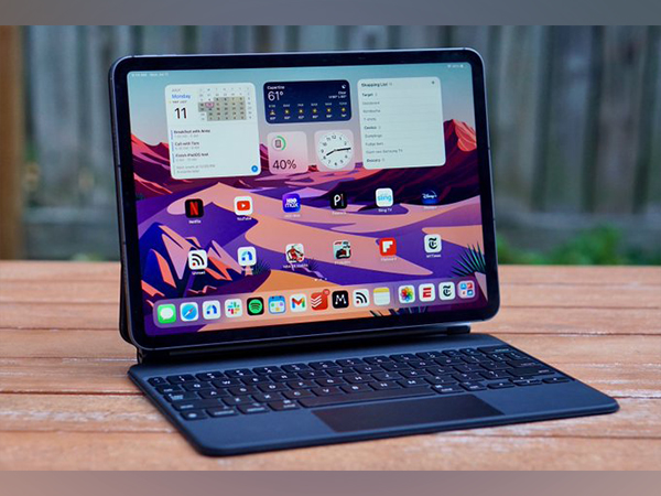 Apple suggests foldable iPad in 2024