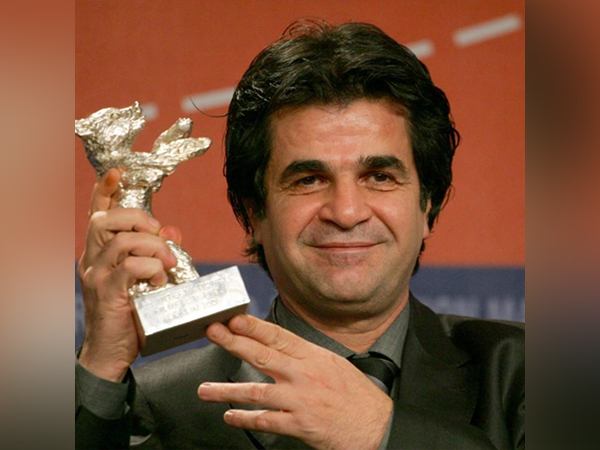 Jafar Panahi goes on hunger strike for being held captive