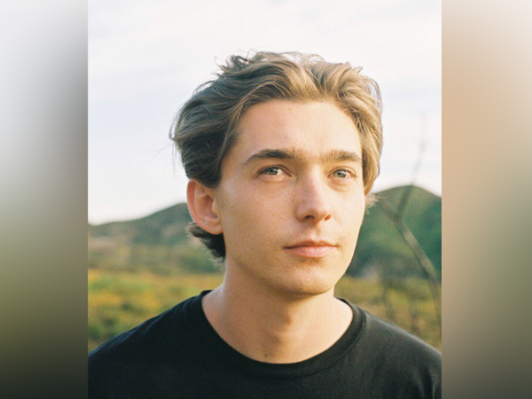 Austin Abrams to act in Brad Pitt-George Clooney film