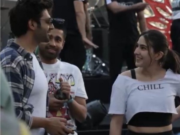 Sara Ali Khan and Kartik Aaryan spotted together