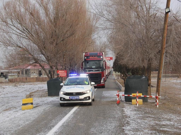 Armenia-Turkey reopen border gate