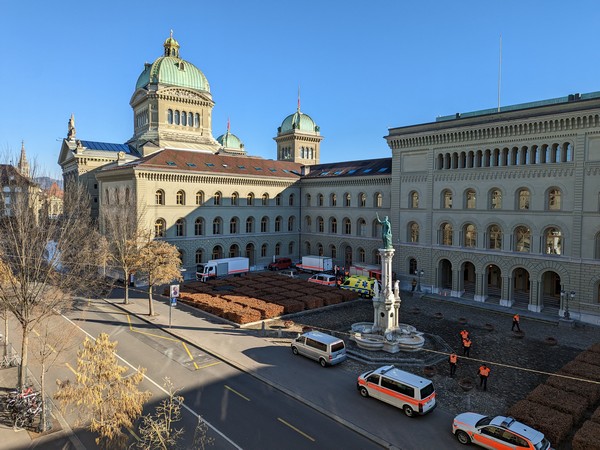 Man arrested with explosives in Swiss Parliament