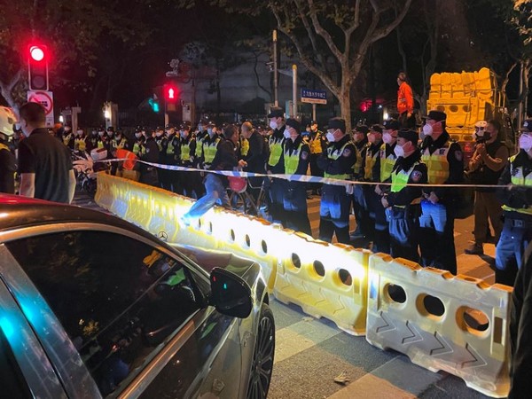 Elderly in China protest against cut in medical benefits