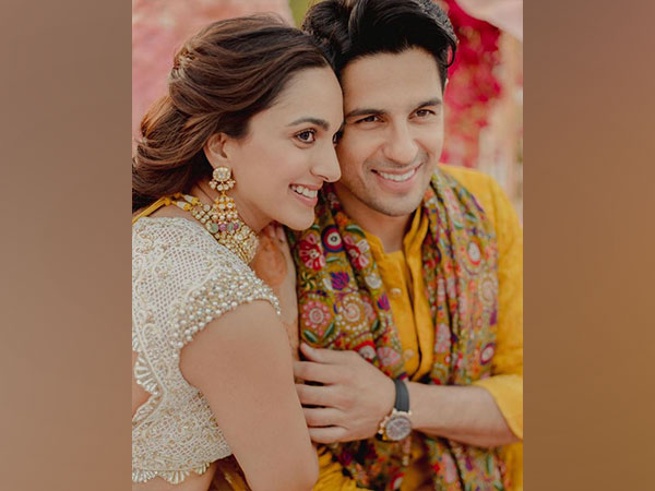 Sidharth, Kiara wish “Happy Holi” to fans