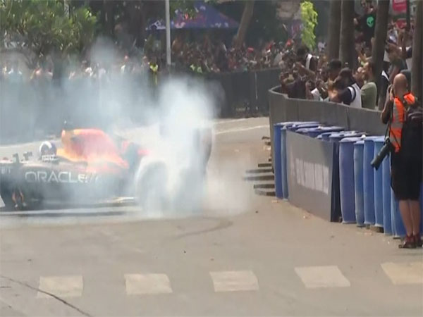 Mumbai: Formula 1 car catches fire