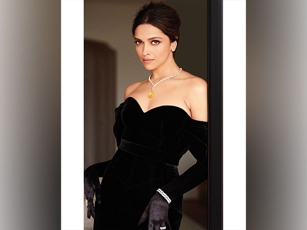 Deepika in black off-shoulder gown