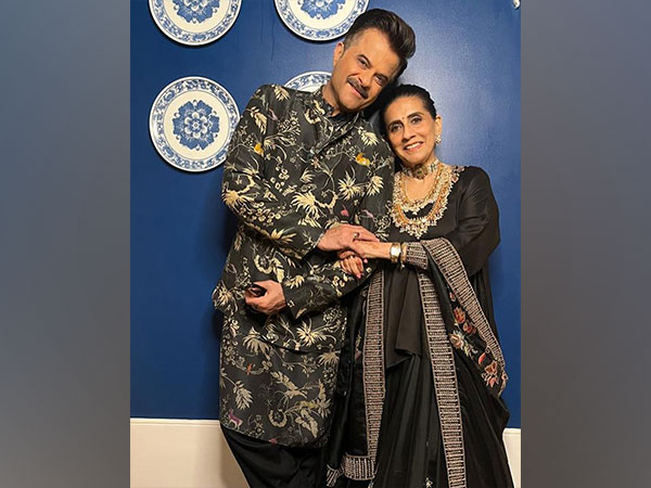 Anil Kapoor shares pictures with wife