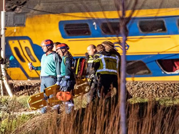 Train derails in Netherlands, casualties reported