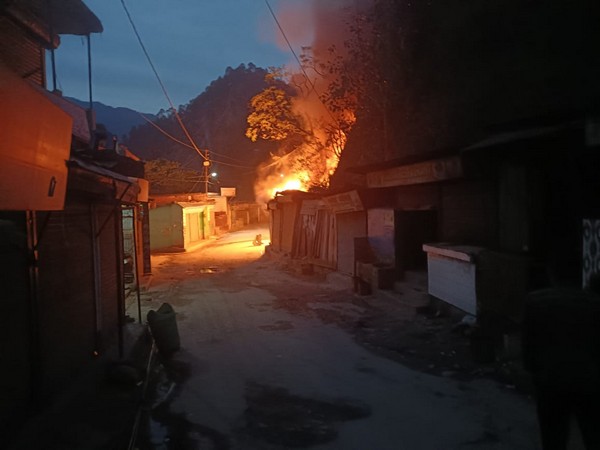 Fire breaks out at market in Chamoli, under control