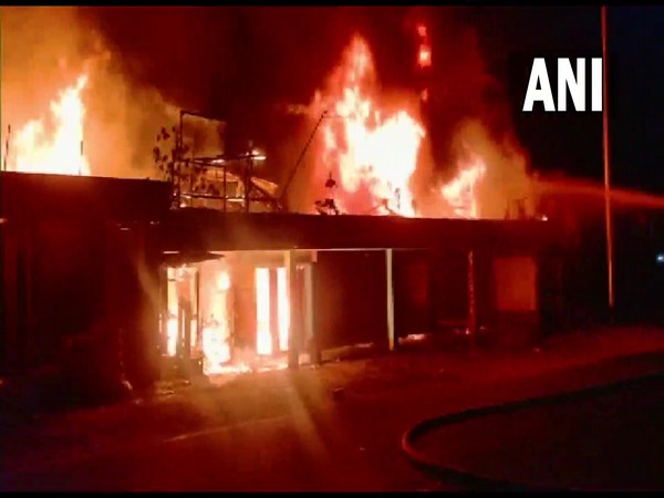 Fire breaks out in Rampur market