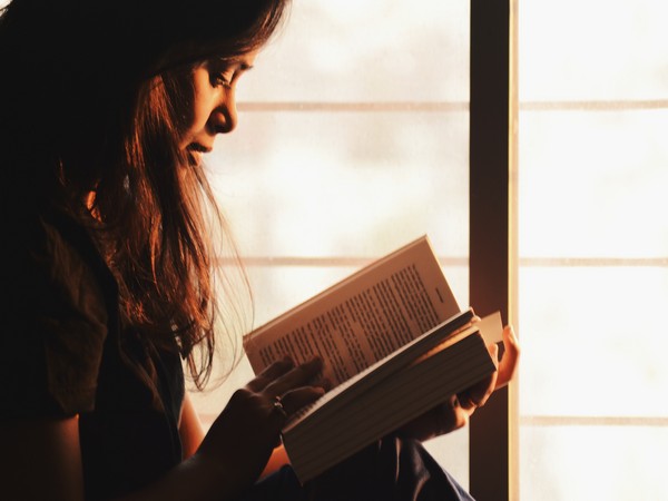 Reading activates two brain networks