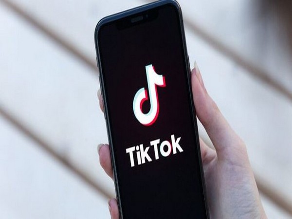 Government employees told to remove TikTok from work devices