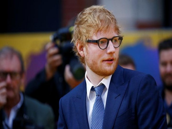 Ed Sheeran sings snippets of “Thinking out loud”