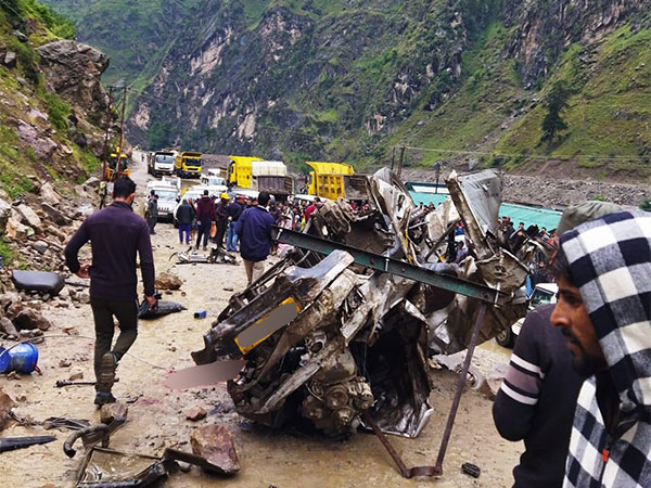 7 killed, 1 injured after cruiser vehicle meets with accident in Kishtwar