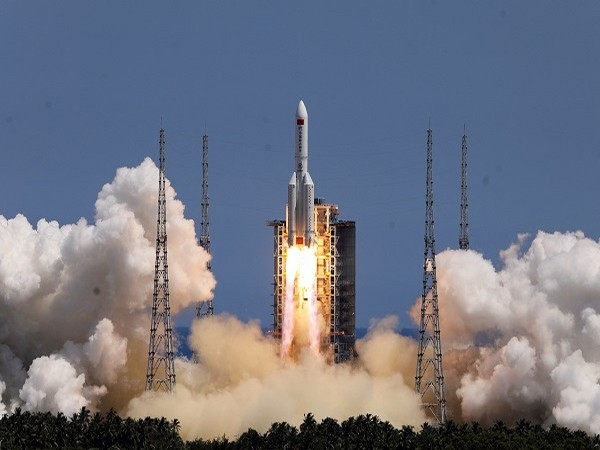 Arabsat launches BADR-8 satellite into orbit