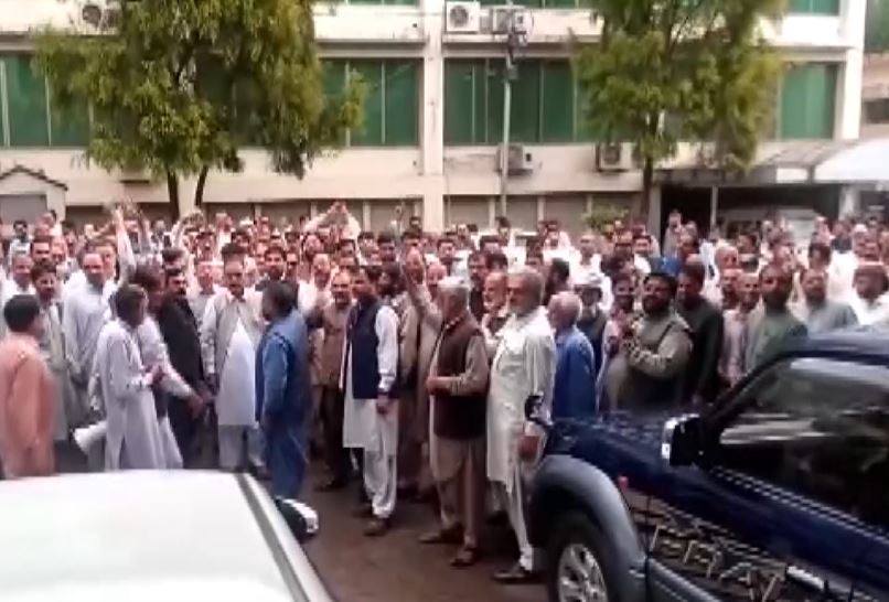 Employees protest over non-payment of allowance