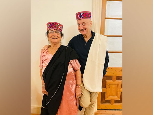 Anupam Kher pens sweet birthday wish for his mother Dulari