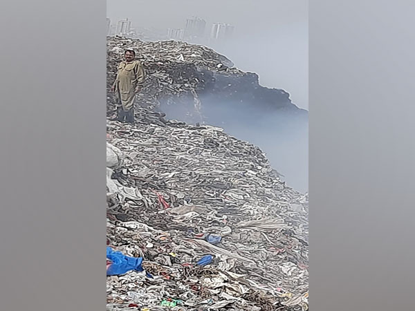 UP: Fire breaks out at Ghazipur landfill site