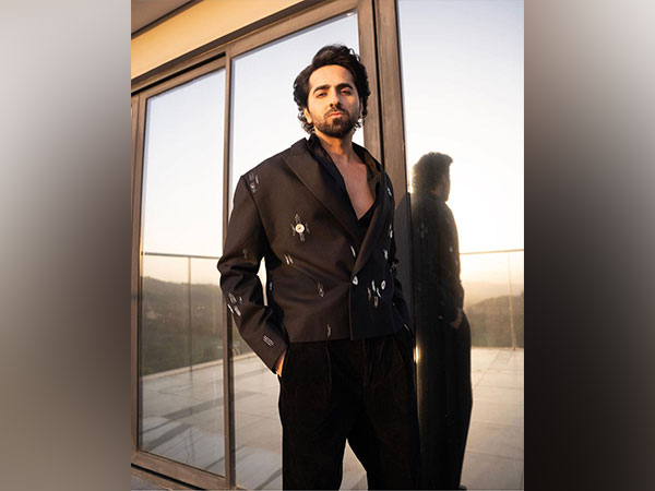 Ayushmann supports usage of electric vehicles