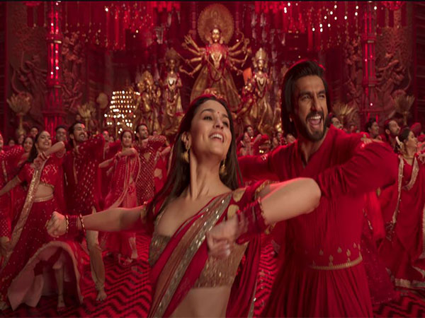 Alia Bhatt, Ranveer Singh’s energetic dance number ‘Dhindhora Baje Re’ unveiled