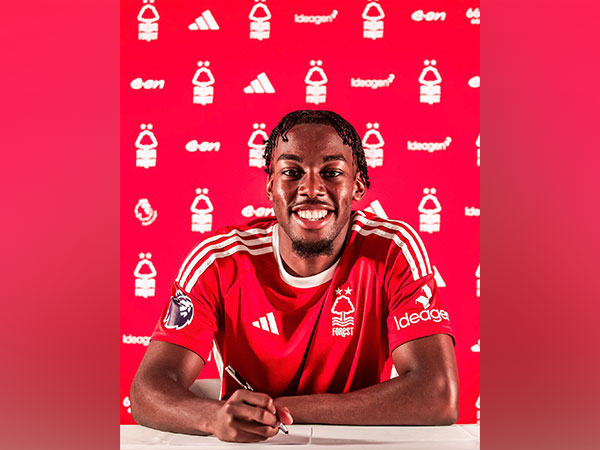 Nottingham Forest signs Anthony Elanga