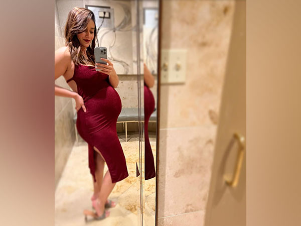 Ileana flaunts baby bump, calls it ‘My little’