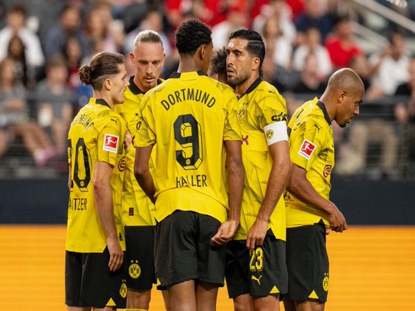 Defensive errors lead United to 3-2 defeat against BVB