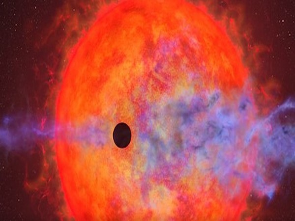 Hubble Space Telescope captures a planet’s atmosphere being blasted away by a star