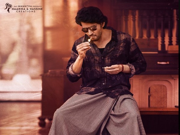 Mahesh Babu’s new poster from Trivikram Srinivas’s ‘Guntur Kaaram’ released on his birthday