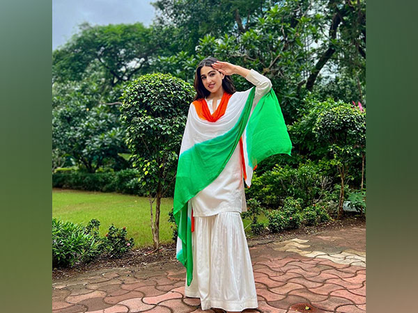 Sara Ali Khan celebrates Independence Day in beautiful tricolour outfit