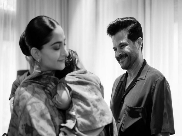 Anil Kapoor drops new adorable picture