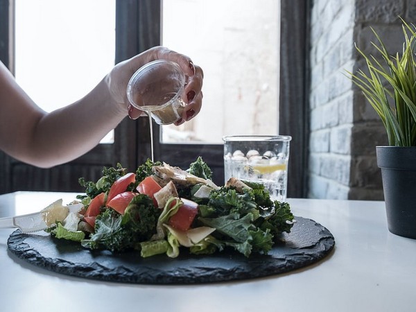 Sanitized salad may contain pathogenic bacteria