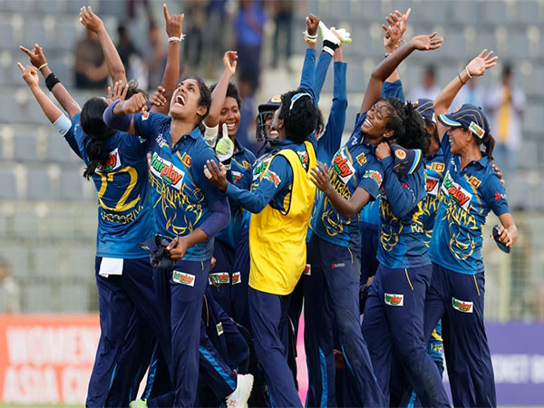 Sri Lanka cruise into semis in women’s cricket