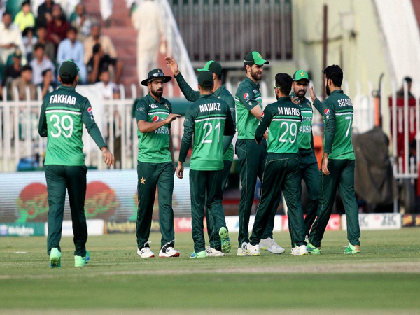 Pakistan Squad Gets India Visas