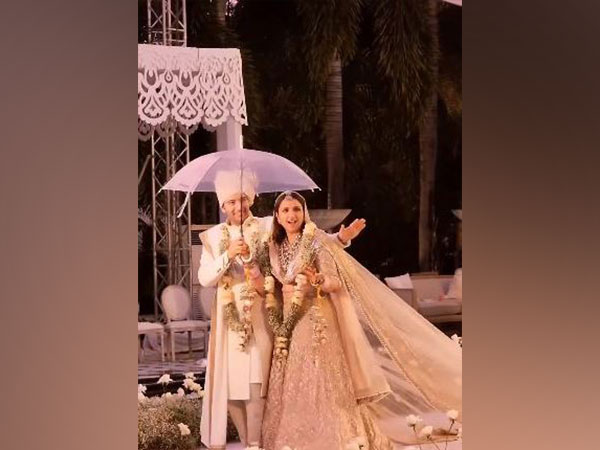 Indian Actor Parineeti and Raghav Groovy Wedding Entrance