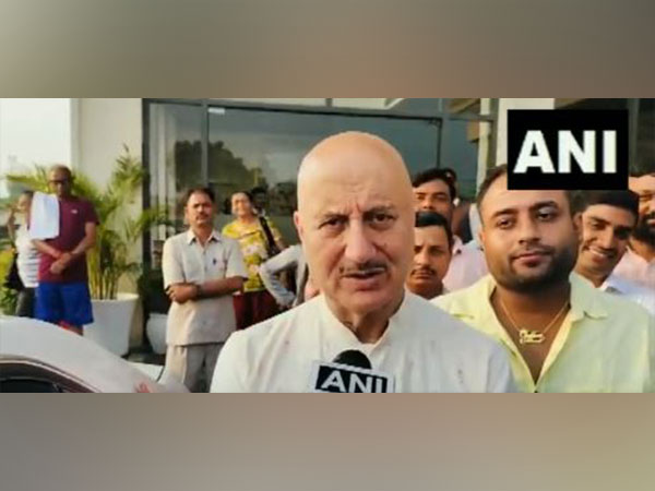 Indian actor Anupam visits Ayodhya